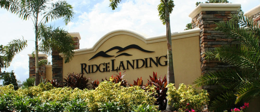 Featured_homeslide_ridgelandingentrance